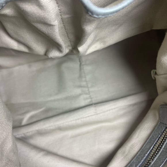 Tory Burch Grey & Metallic Leather Snap Shoulder Bag – Gold Hardware – Preowned - Picture 12 of 13